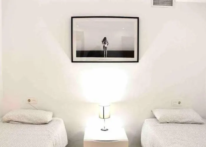 Lejlighed Large Modern Beach Front Apartment, Rooftop Pool!!