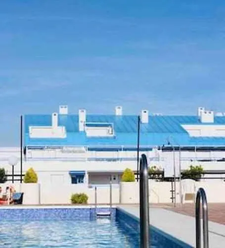 Large Modern Beach Front Apartment, Rooftop Pool!! Lejlighed