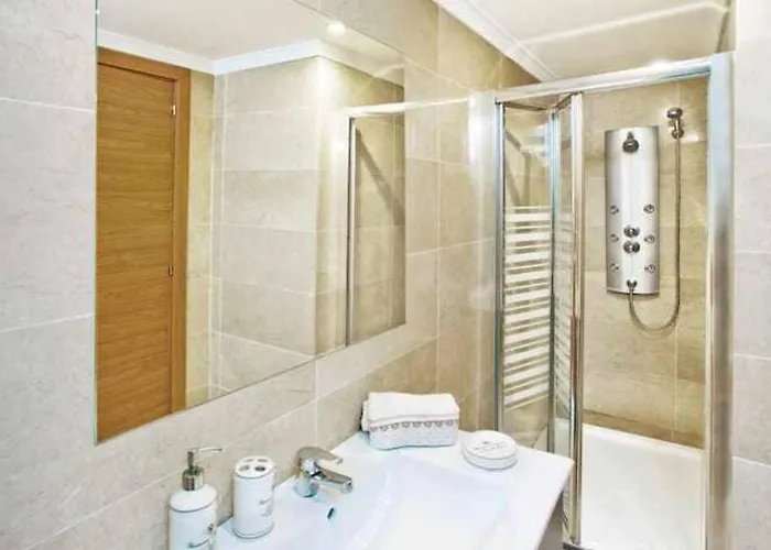 Lejlighed Large Modern Beach Front Apartment, Rooftop Pool!! Marbella