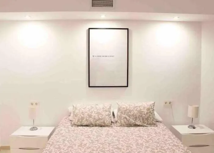 Large Modern Beach Front Apartment, Rooftop Pool!! Marbella