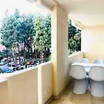 Large Modern Beach Front Apartment, Rooftop Pool!! Apartmán *