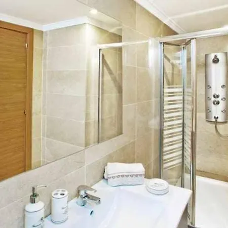 公寓 Large Modern Beach Front Apartment, Rooftop Pool!! 马尔韦利亚